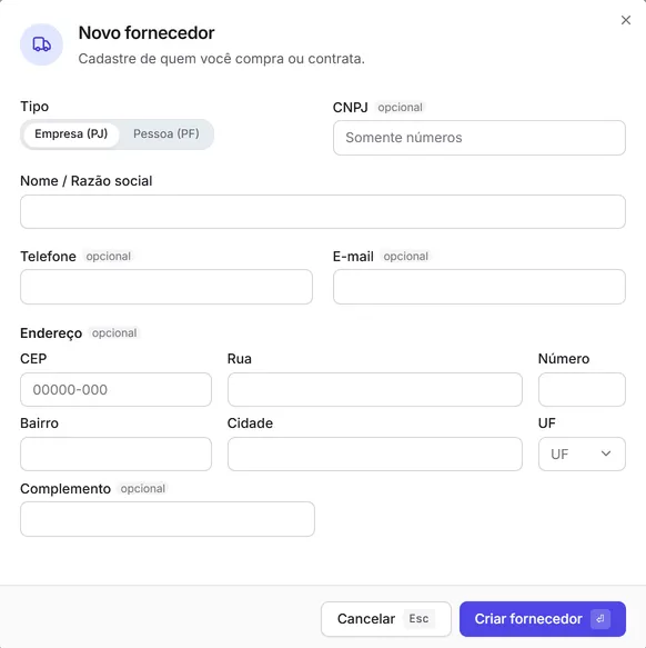 O formulário "Novo fornecedor": o tipo, o documento, o nome, o telefone, o e-mail e o endereço.